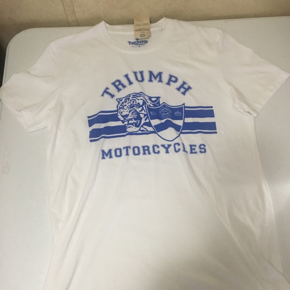 White lucky brand triumph tee